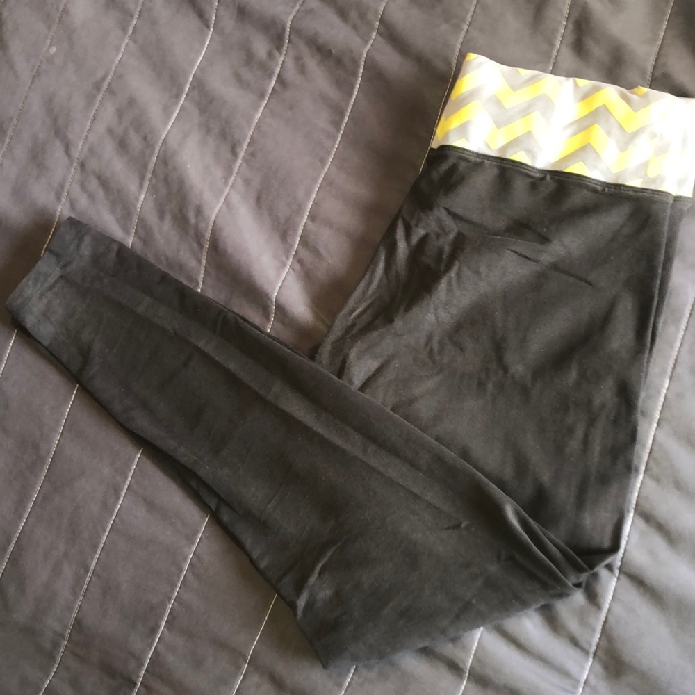 VS yoga pants